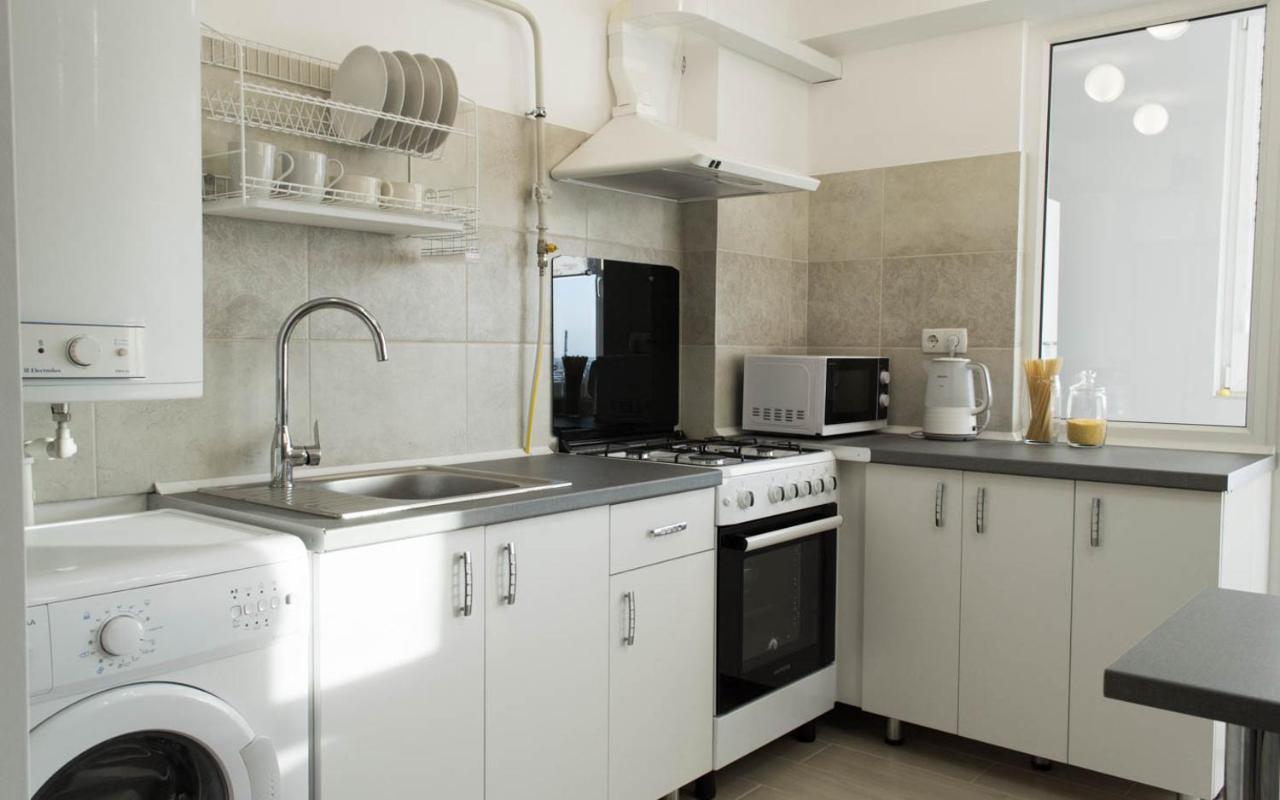 Cozy 2-Room Apartment On Zhvanetsky Boulevard Odesa Exterior foto