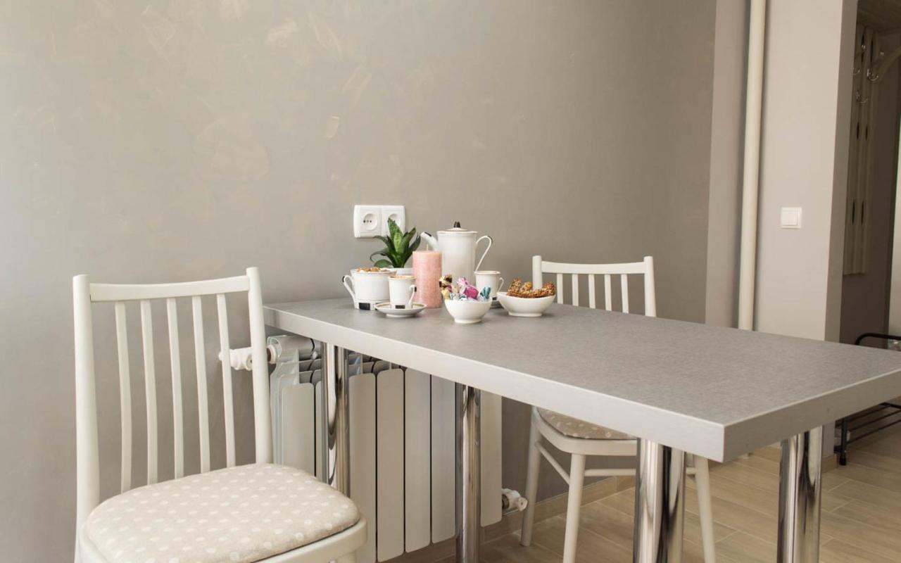 Cozy 2-Room Apartment On Zhvanetsky Boulevard Odesa Exterior foto