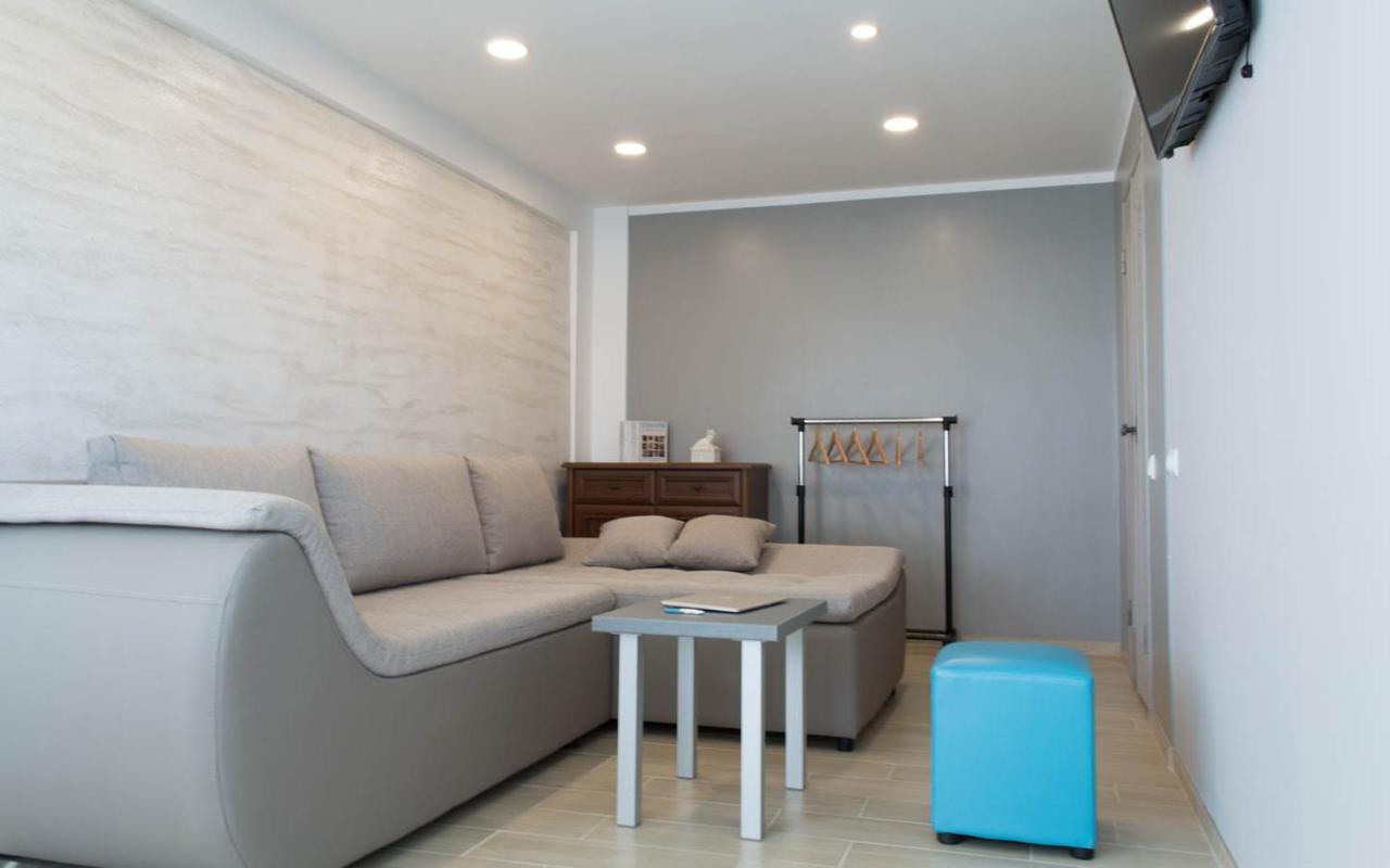 Cozy 2-Room Apartment On Zhvanetsky Boulevard Odesa Exterior foto
